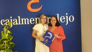 Zafra Solidaria recibe 4000 euros de Caja Almendralejo para la atención integral a personas desfavorecidas