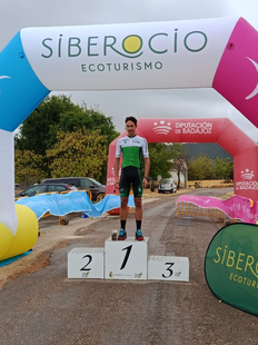 El fontanés Alberto Arévalo campeón Máster 30 del Open Extremadura de Media Maratón en bicicleta de montaña