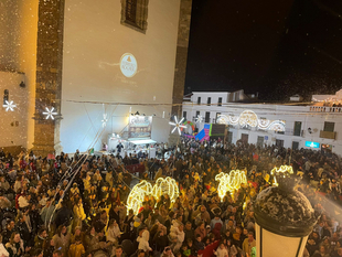 Multitudinaria y brillante inauguración del alumbrado navideño de Fuente del Maestre