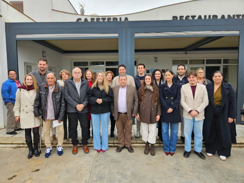 La presidenta de la Junta de Extremadura María Guardiola estuvo presente en la XXV Comida de Hermandad del Hogar del Pensionista de Fuente del Maestre