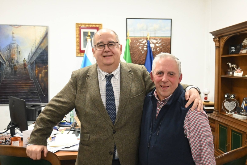 Javier Romero Toro, `Javi de Zafra´, presentado por el alcalde como pregonero del carnaval