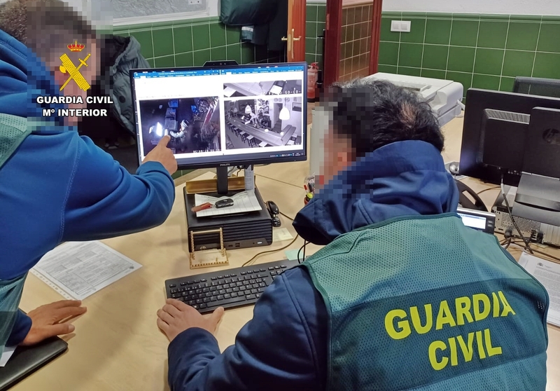 La Guardia Civil investiga al autor del robo en un bar de Puebla de Sancho Pérez
