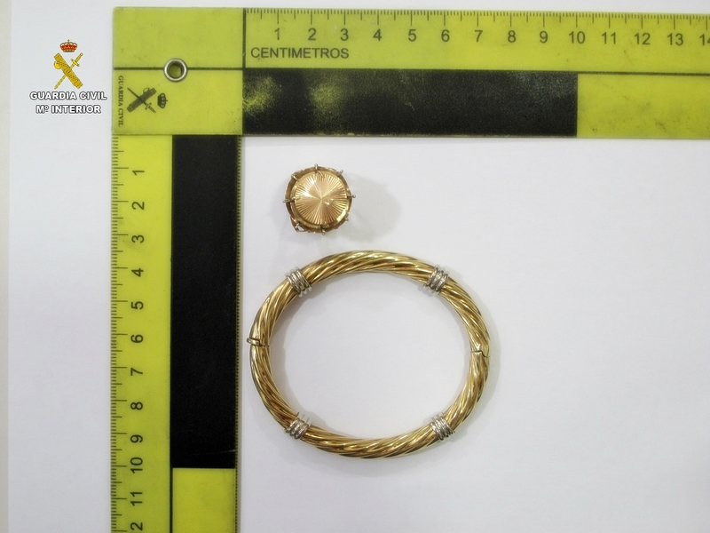 La Guardia Civil investiga al presunto autor de la sustracción de joyas en viviendas de Zafra y Burguillos del Cerro