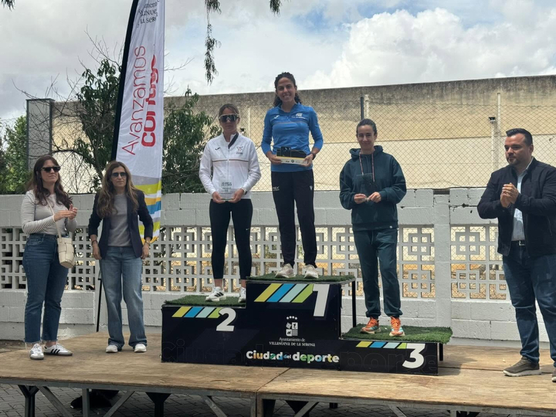 La atleta fontanesa M. Carmen Chaves se proclama campeona regional en 3000 metros lisos