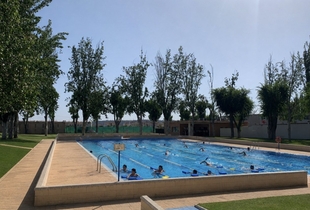 El SMD presenta el programa `Verano Deportivo´ 2026 en Zafra con cursos de natación y aquagym en la piscina municipal