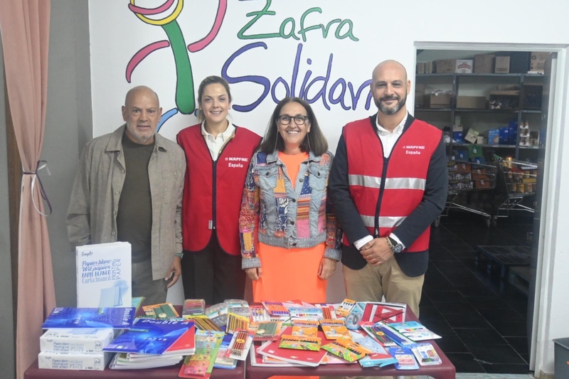 MAPFRE Almendralejo colabora con Zafra Solidaria, con una campaña de recogida de material escolar