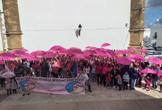 Cerca de 300 personas participaron en la VII Marcha Rosa de Fuente del Maestre