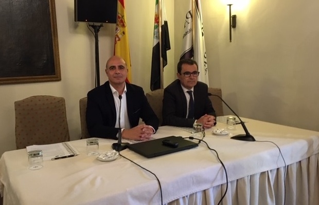 El alcalde de Zafra presenta un seminario temático e intercambio de experiencias sobre la promoción del patrimonio